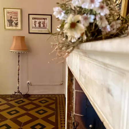 Historic With Pool And Gardens B&B