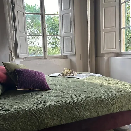 Historic With Pool And Gardens B&B
